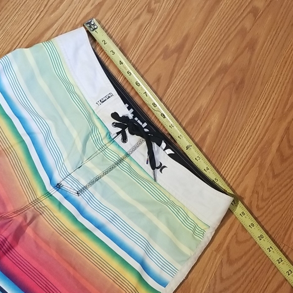 Hurley board / swim trunks 34